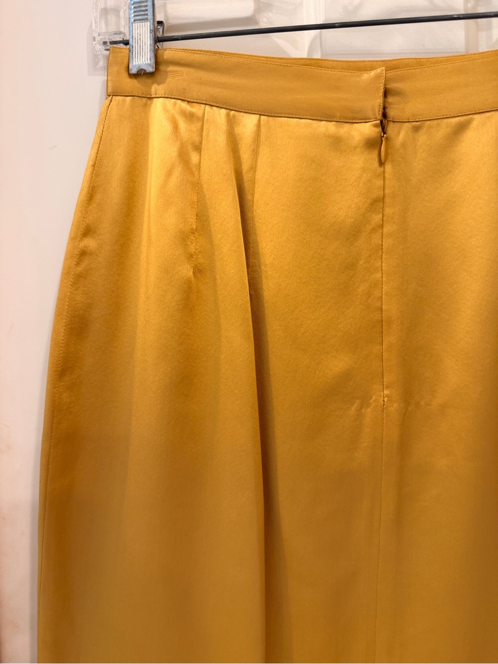 AKA New York Golden Silk Straight Skirt, Fully Lined, Back zip, Elegant! Sz 8 - Picture 7 of 15